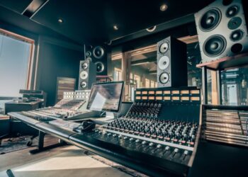 What you need to know about Voice Tag Lab: the main benefits of the program