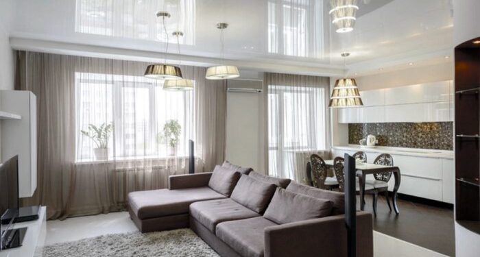 Как визуально расширить пространство квартиры при помощи натяжного потолка