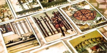 Что представляют собой карты Таро: их особенности и правила гадания