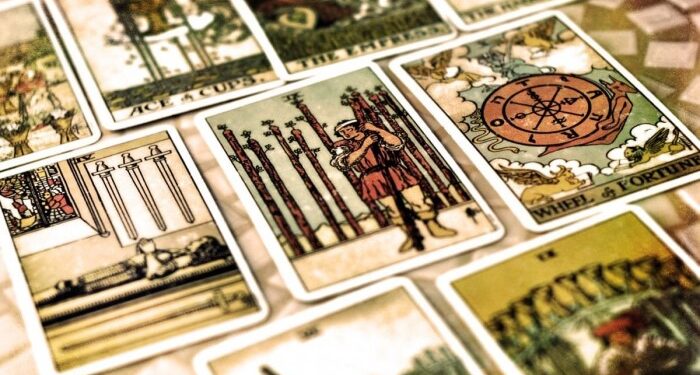 Что представляют собой карты Таро: их особенности и правила гадания