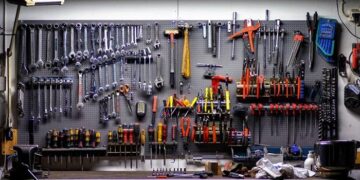 Что должно быть в гараже каждого автомобилиста: перечень самого необходимого