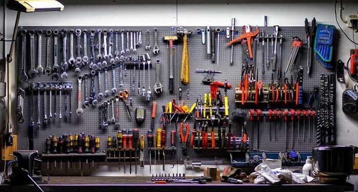 Что должно быть в гараже каждого автомобилиста: перечень самого необходимого