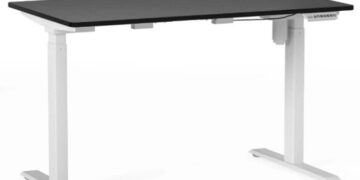Як правильно вибрати стіл з електричним регулюванням висоти