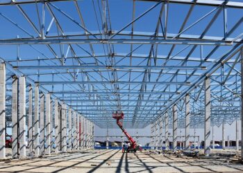 Строительство промышленных складов: правила и этапы