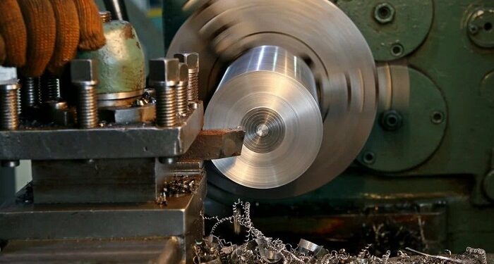 Как происходит токарная обработка металла: правила и этапы