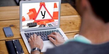 Автошкола онлайн: ключевые преимущества и минусы обучения