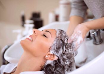 Огляд послуг студії краси “Олександра Андрієва” – ваш шлях до розкішного волосся