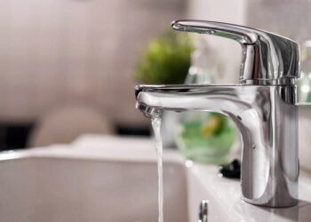 Как устранить слабый напор воды в кране