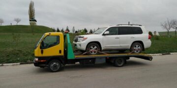 Переваги послуг евакуатора та спецтехніки у Львові: безпека та зручність на дорогах