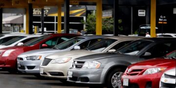 How to choose a car rental company in Tirana