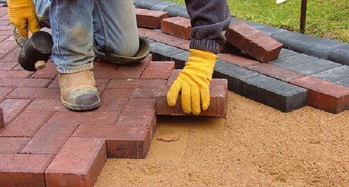 Тротуарна плитка: що потрібно знати, правила та встановка
