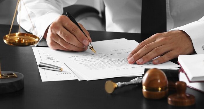 Юридическая сила доверия: зачем нужна нотариальная доверенность