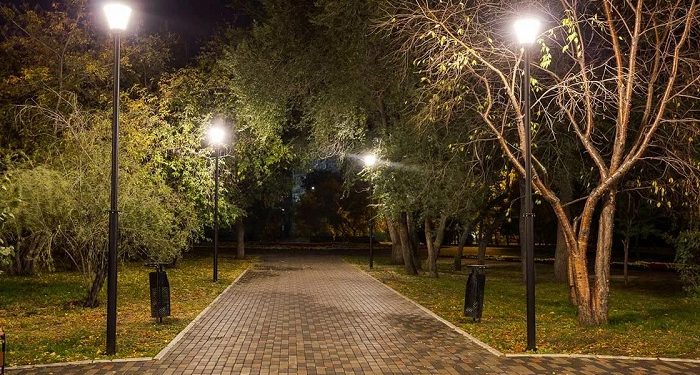 Світлодіодні паркові ліхтарі для великих територій: як правильно організувати зовнішнє освітлення