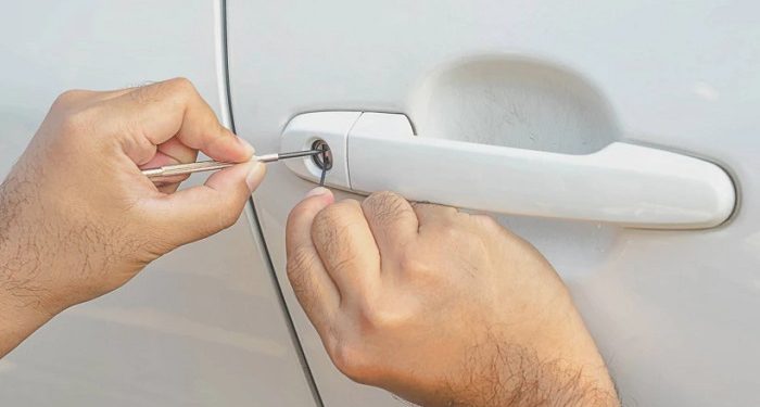 Opening a car without damaging it: technology, tools, and legal regulations